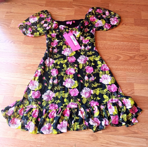 Betsey Johnson Dresses & Skirts - NWT Betsey Johnson juniors dress , black floral sz XS MSRP $99.00